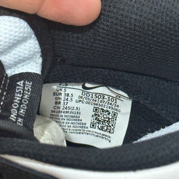 New NIKE Dunk low sneakers shoes women’s panda black white NIB - Picture 7 of 7